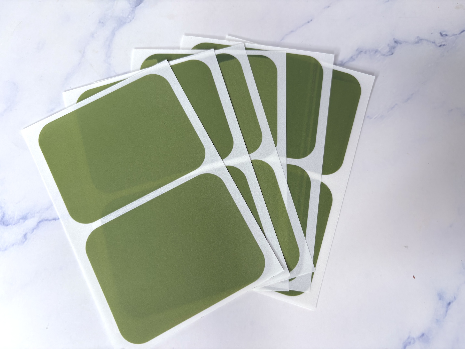 WeightWorld Hemp Oil Patches på bord