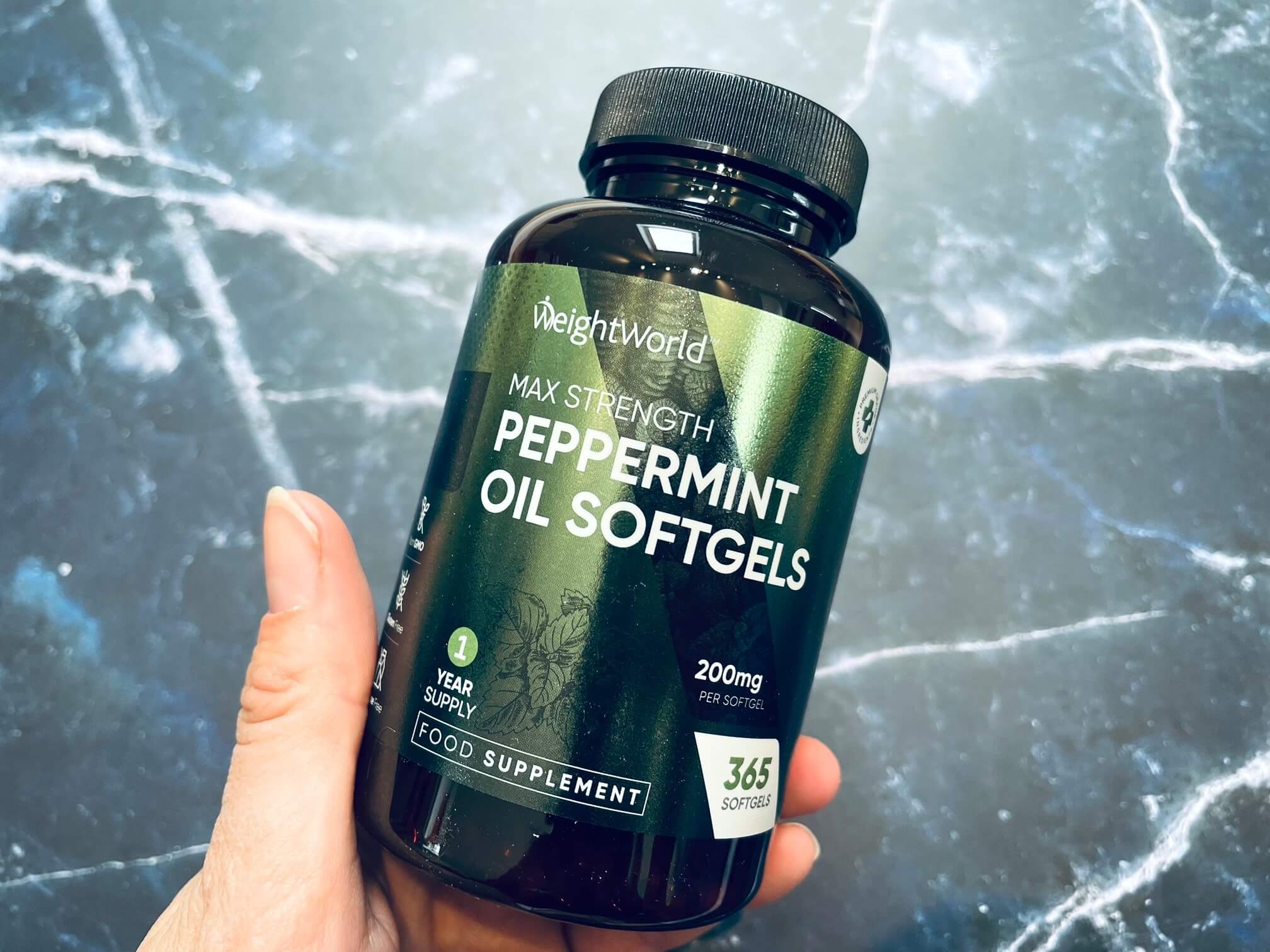 Weightworld Max Strenght Peppermint Oil Softgels i hånd